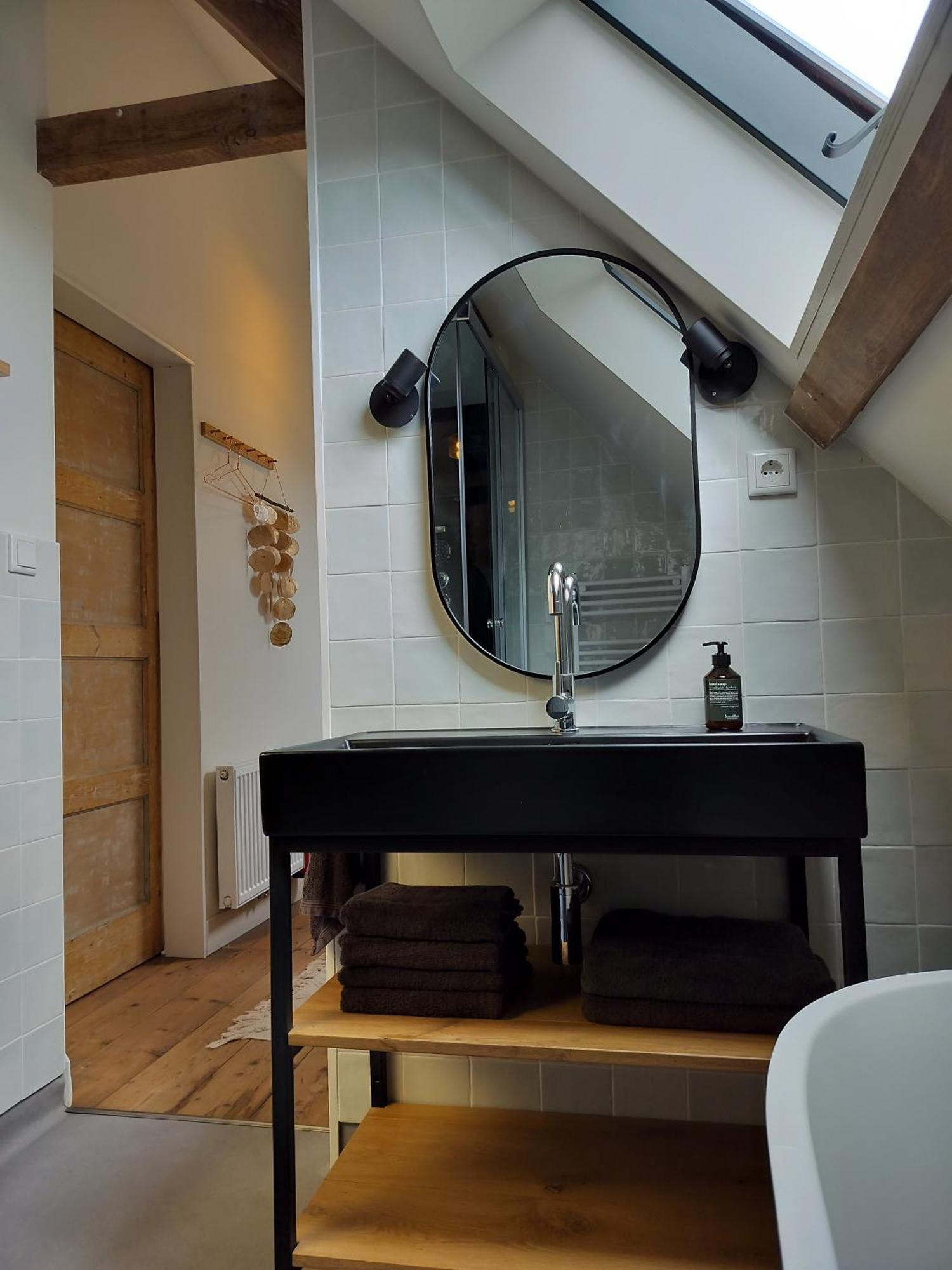 زوتلاند B&B 'Hof Baaiweg' Met Barrelsauna المظهر الخارجي الصورة